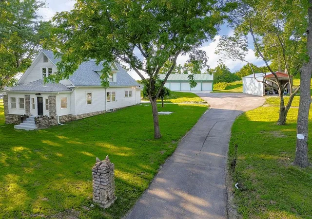 Homes for sale in Buckner, MO | 31906 E Burgess Rd, Buckner, MO 64016 | MLS# 2624320