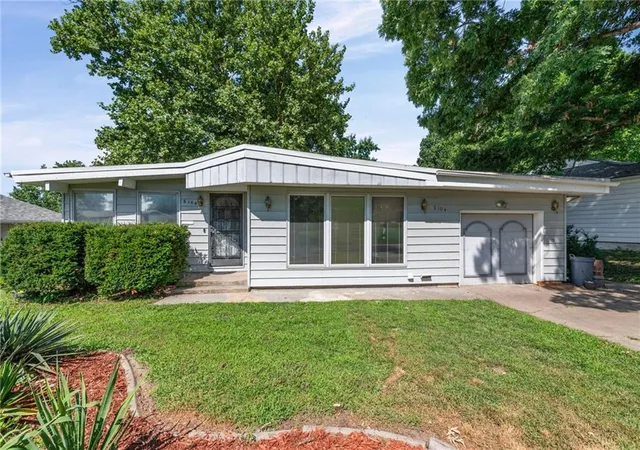 Photo 1 of Single family home for sale at 6104 N Garfield Ave, Kansas City, MO 64118 | MLS# 2624324 | Listing updated on 2026-07-30