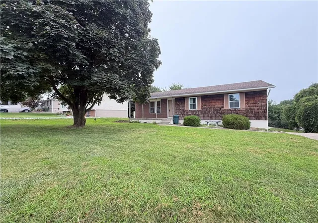1st image of 5314 S 16th Ter, St Joseph, MO 64504 | MLS# 2624345