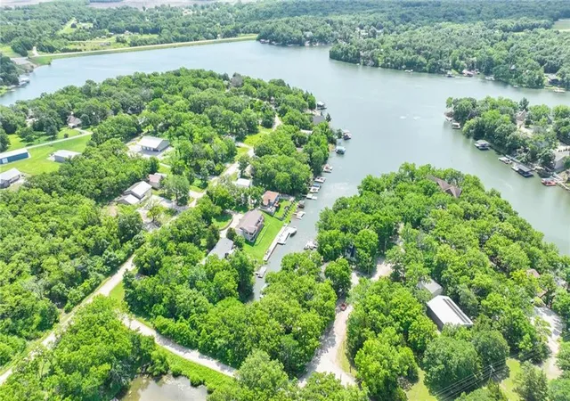 Homes for sale in Mound City, KS | 321 W Sugar Lake Dr, Mound City, KS 66056 | MLS# 2624349