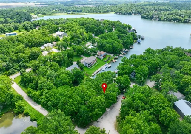 Homes for sale in Mound City, KS | 321 W Sugar Lake Dr, Mound City, KS 66056 | MLS# 2624349