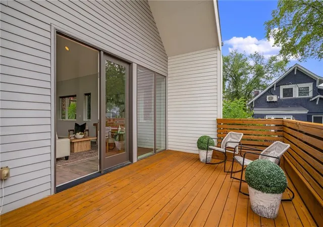 4th image of 2549 Tracy Ave, Kansas City, MO 64108 | MLS# 2624355