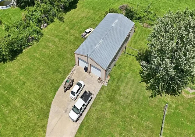 Homes for sale in Basehor, KS | 17274 Kansas Ave, Basehor, KS 66012 | MLS# 2624359