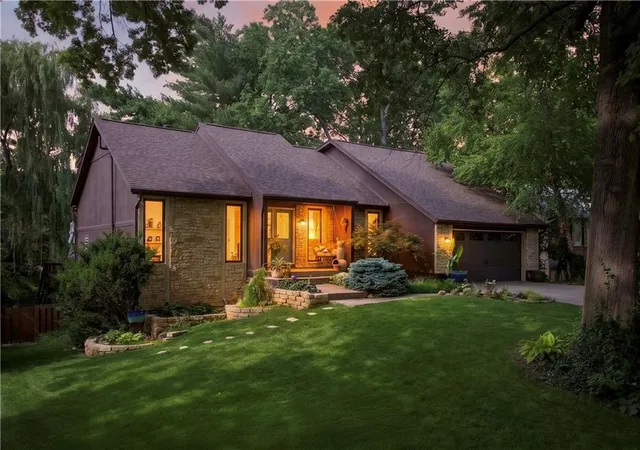 2nd image of 12814 W 65th St, Shawnee, KS 66216 | MLS# 2624360