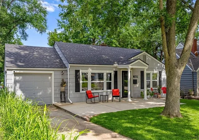 Homes for sale in Mission, KS | 5629 Reeds Rd, Mission, KS 66202 | MLS# 2624368