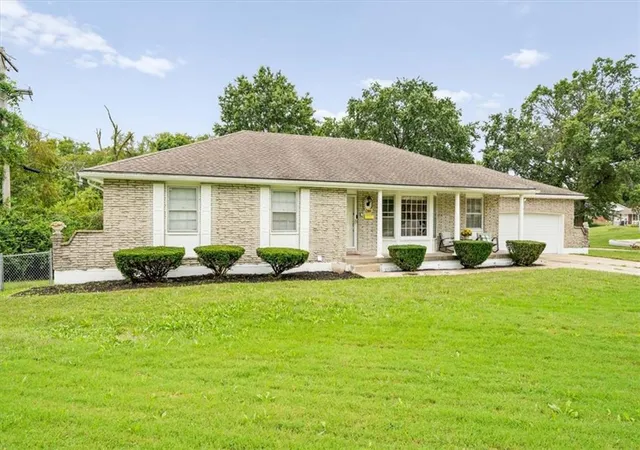 Photo 1 of Single family home for sale at 8701 Evanston Ave, Raytown, MO 64138 | MLS# 2624377 | Listing updated on 2026-09-30