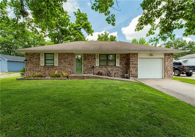 Homes for sale in Odessa, MO | 203 W Phillips St, Odessa, MO 64076 | MLS# 2624383