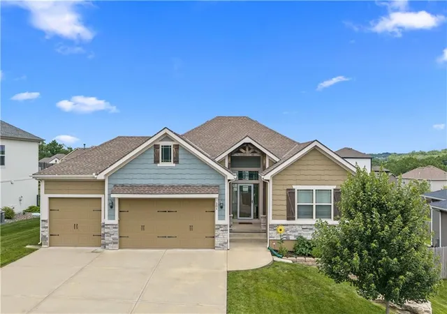 Photo 1 of Sale Pending at 204 E Woodland Ave, Lone Jack, MO 64070 | MLS# 2624385 | Listing updated on 2026-09-18