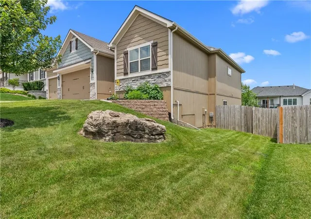 Photo 2 of Sale Pending at 204 E Woodland Ave, Lone Jack, MO 64070 | MLS# 2624385 | Listing updated on 2026-09-18