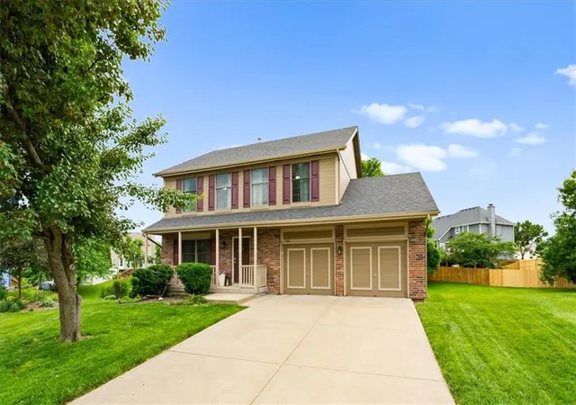 1st image of 9400 N Campbell Ct, Kansas City, MO 64155 | MLS# 2624391