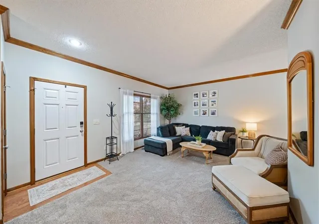 3rd image of 9400 N Campbell Ct, Kansas City, MO 64155 | MLS# 2624391