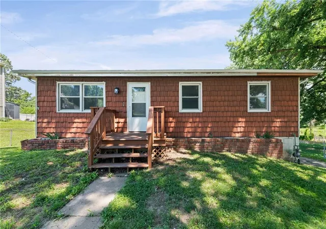 Homes for sale in Saint Joseph, MO | 4123 Preston Dr, Saint Joseph, MO 64503 | MLS# 2624407