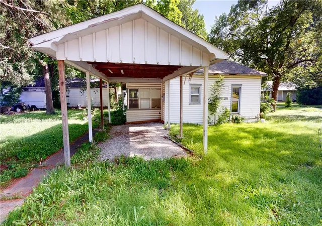Homes for sale in Nevada, MO | 1301 N Washington St, Nevada, MO 64772 | MLS# 2624418