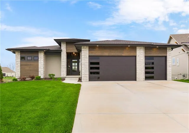 Photo 1 of Sale Pending at 16761 S Ripley St, Olathe, KS 66062 | MLS# 2624425 | Listing updated on 2026-06-05