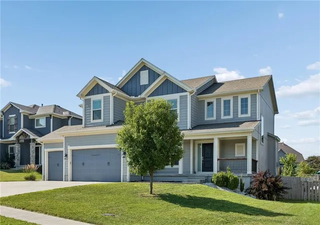 Photo 3 of Single family home for sale at 6717 NW 104th Terrace, Kansas City, MO 64154 | MLS# 2624430 | Listing updated on 2026-09-05