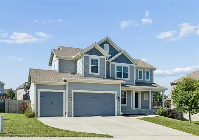 Photo 1 of Single family home for sale at 6717 Nw 104th Terrace, Kansas City, MO 64154 | MLS# 2624430 | Listing updated on 2026-09-05
