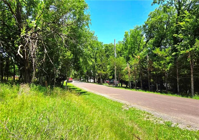 7th image of 1 Shady Hollow Dr, Linn Valley, KS 66040 | MLS# 2624453