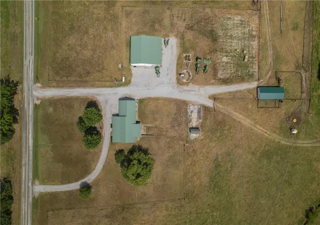 Homes for sale in Lamar, MO | 674 V Hwy, Lamar, MO 64759 | MLS# 2624480