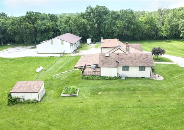 56th image of 33421 Mcclellen Rd, Drexel, MO 64742 | MLS# 2624500