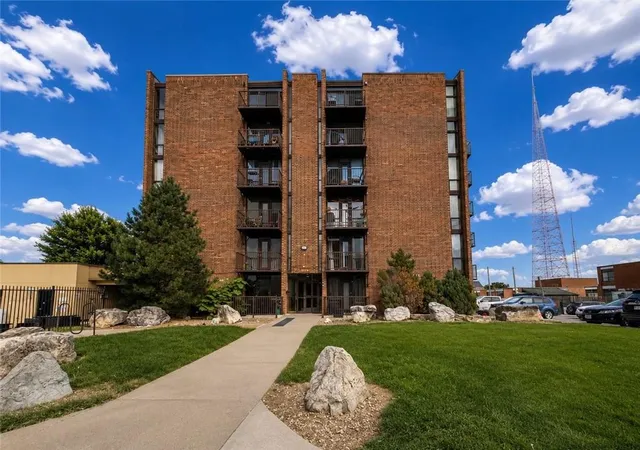 27th image of 2933 Baltimore Ave #302, Kansas City, MO 64108 | MLS# 2624517