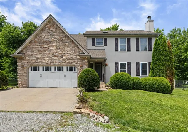 Photo 1 of Single family home for sale at 703 N Lincoln St, Hamilton, MO 64644 | MLS# 2624531 | Listing updated on 2026-10-07