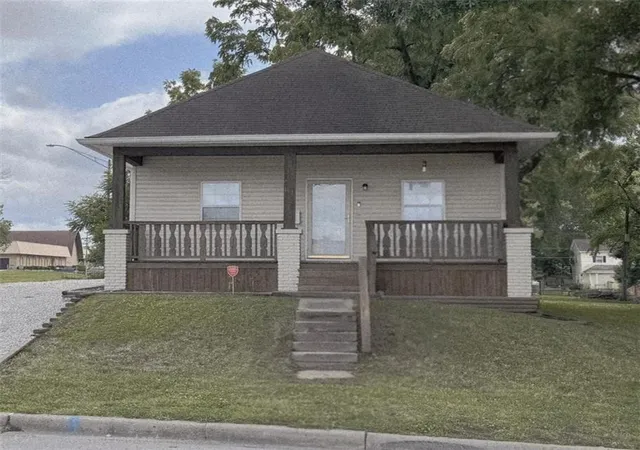 Homes for sale in Independence, MO | 143 E Short Ave, Independence, MO 64050 | MLS# 2624533