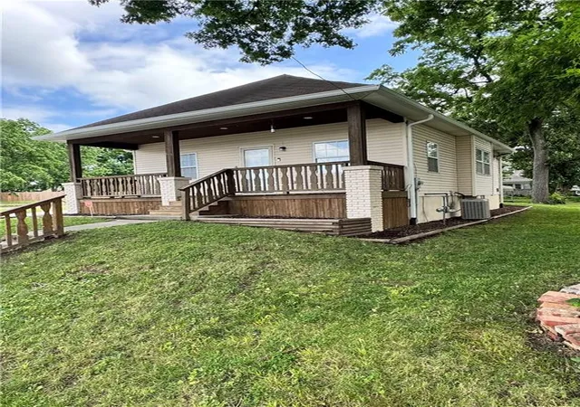 Homes for sale in Independence, MO | 143 E Short Ave, Independence, MO 64050 | MLS# 2624533
