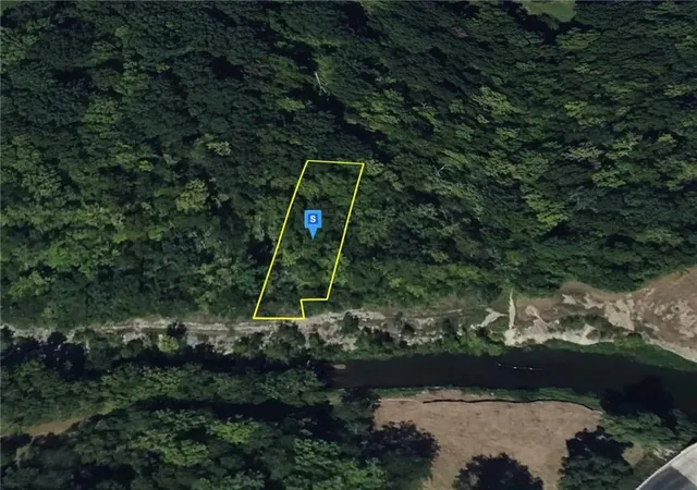 3rd image of 98 Lake Shore Dr, Lake Lotawana, MO 64086 | MLS# 2624536