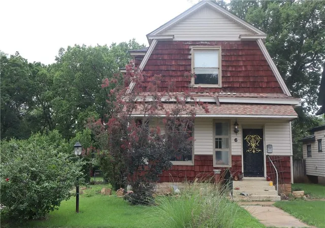 Homes for sale in Fort Scott, KS | 6 S Holbrook St, Fort Scott, KS 66701 | MLS# 2624571