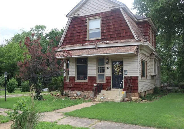 Homes for sale in Fort Scott, KS | 6 S Holbrook St, Fort Scott, KS 66701 | MLS# 2624571