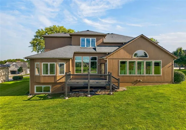 Homes for sale in Shawnee, KS | 24004 W 68Th St, Shawnee, KS 66226 | MLS# 2624583