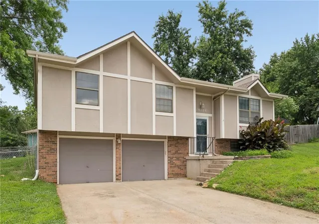 2nd image of 19208 E 12th Street North Ct, Independence, MO 64056 | MLS# 2624588