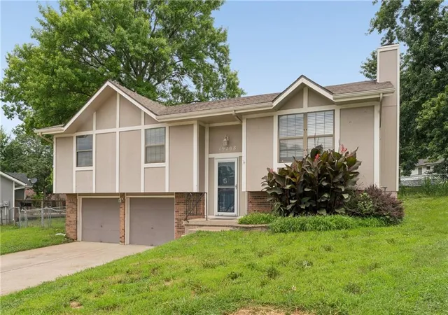 3rd image of 19208 E 12Th Street North Ct, Independence, MO 64056 | MLS# 2624588