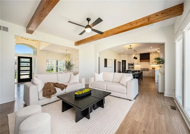 Photo 3 of Sale Pending at 3133 SW Summit View Trl, Lees Summit, MO 64082 | MLS# 2624607 | Listing updated on 2026-10-17