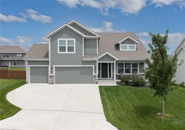 image of 1485 N 162nd Cir, Basehor, KS 66007 | MLS# 2624634