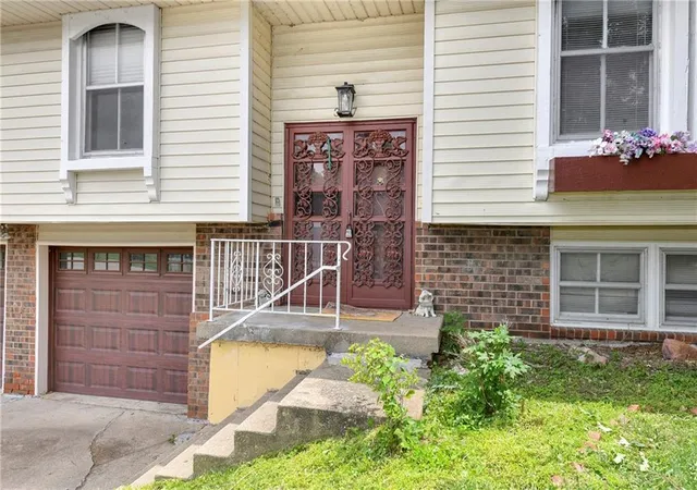 Photo 4 of Single family home for sale at 3417 NE Prather Rd, Kansas City, MO 64116 | MLS# 2624637 | Listing updated on 2026-08-30
