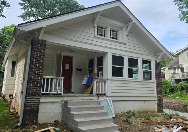 1st image of 714 E 54th Ter, Kansas City, MO 64110 | MLS# 2624644