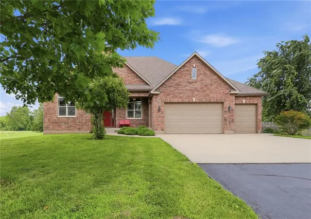 Homes for sale in Buckner, MO | 31502 E Heidelberger Rd, Buckner, MO 64016 | MLS# 2624649