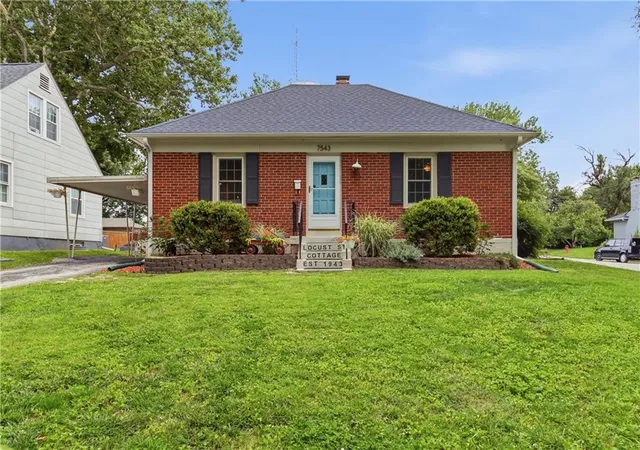 1st image of 7543 Locust St, Kansas City, MO 64131 | MLS# 2624664