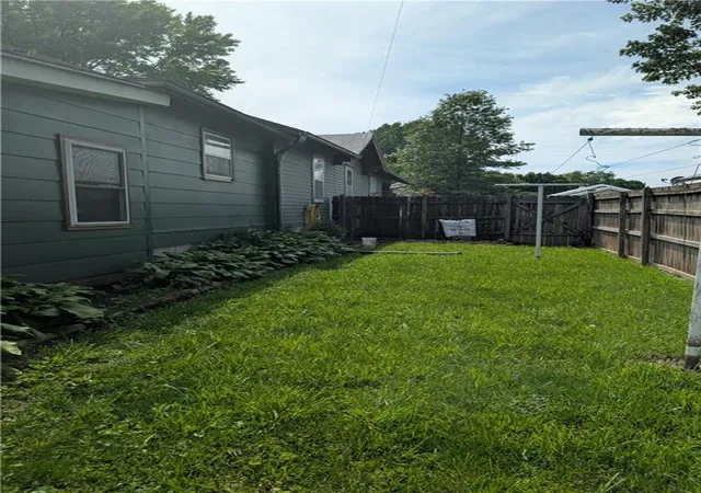 1st image of 530 N Lyon Ave, Marshall, MO 65340 | MLS# 2624667
