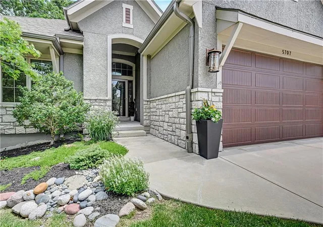 3rd image of 5707 Constance St, Shawnee, KS 66216 | MLS# 2624668