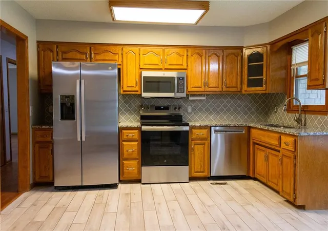 Photo 4 of Single family home for sale at 1213 Milwaukee St, Excelsior Springs, MO 64024 | MLS# 2624690 | Listing updated on 2026-09-02
