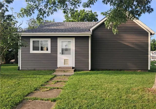 Homes for sale in Mc Louth, KS | 309 W Lake St, Mc Louth, KS 66054 | MLS# 2624694