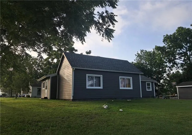 Homes for sale in Mc Louth, KS | 309 W Lake St, Mc Louth, KS 66054 | MLS# 2624694