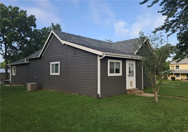 Homes for sale in Mc Louth, KS | 309 W Lake St, Mc Louth, KS 66054 | MLS# 2624694