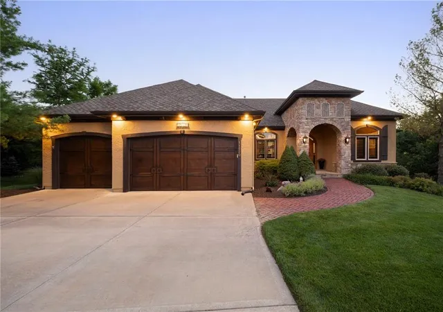2nd image of 11520 S Carbondale St, Olathe, KS 66061 | MLS# 2624706