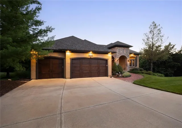 3rd image of 11520 S Carbondale St, Olathe, KS 66061 | MLS# 2624706