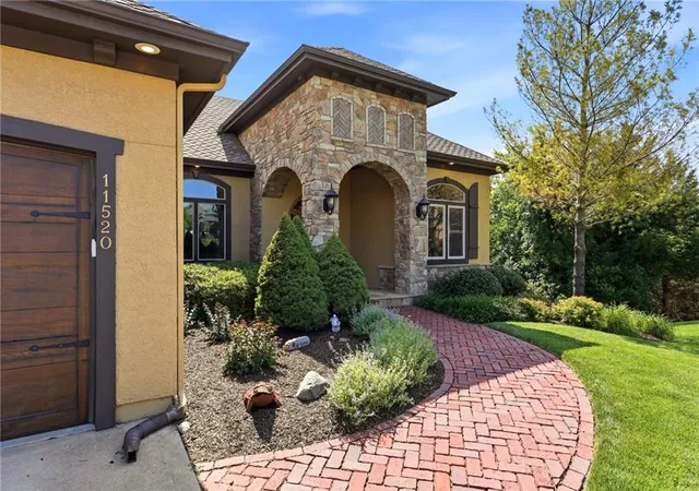 5th image of 11520 S Carbondale St, Olathe, KS 66061 | MLS# 2624706