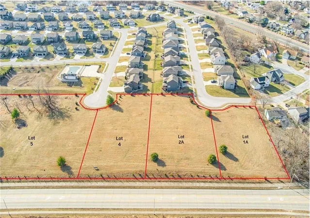 1st image of 1700 Ne Bluff St, Lees Summit, MO 64086 | MLS# 2624727
