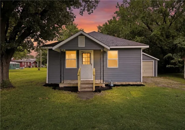1st image of 914 N 11th St, Neodesha, KS 66757 | MLS# 2624745